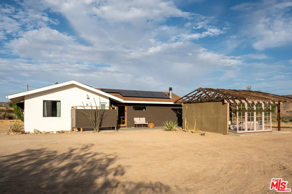 52733 Oak Drive Pioneertown, CA 92268