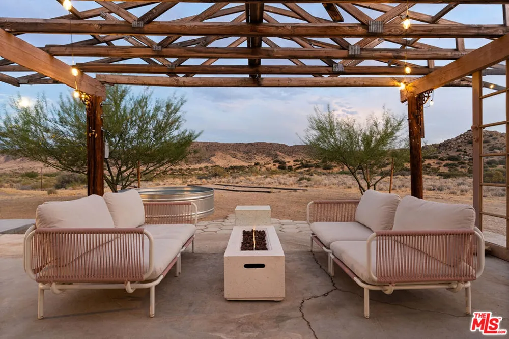 52733 Oak Drive Pioneertown, CA 92268