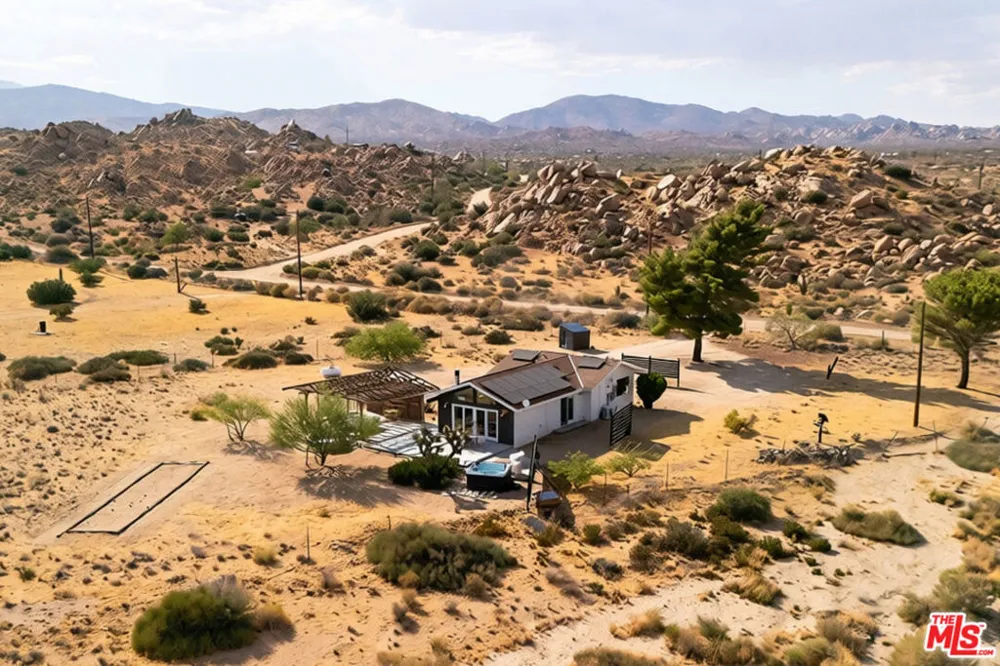 52733 Oak Drive Pioneertown, CA 92268