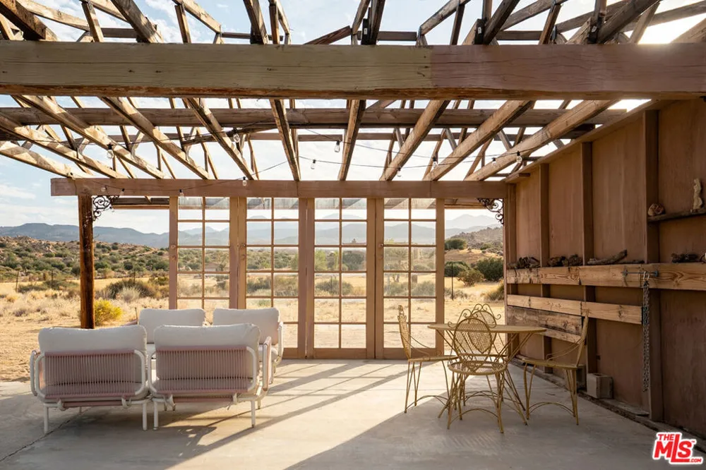 52733 Oak Drive Pioneertown, CA 92268
