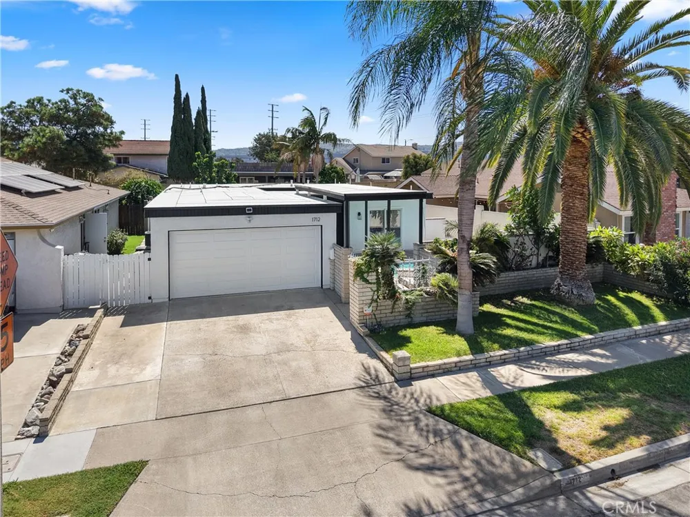 1712 Glenview Avenue Anaheim, CA 92807