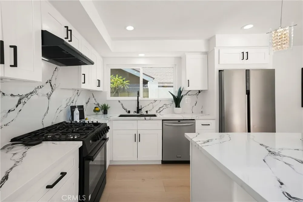 1712 Glenview Avenue Anaheim, CA 92807