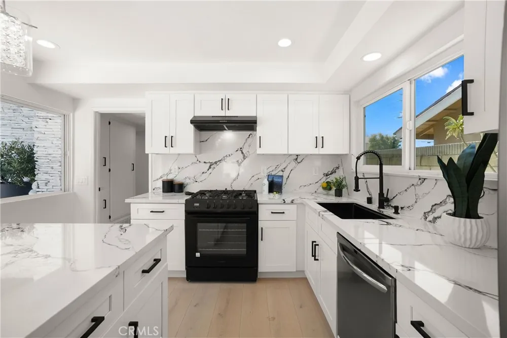 1712 Glenview Avenue Anaheim, CA 92807