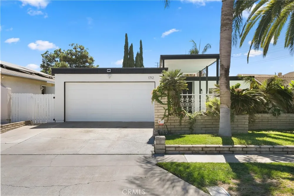 1712 Glenview Avenue Anaheim, CA 92807