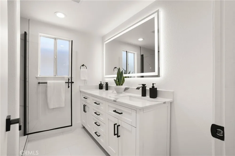 1712 Glenview Avenue Anaheim, CA 92807