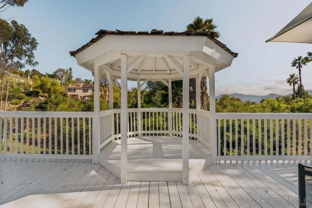 1451 Ventana Dr Escondido, CA 92029