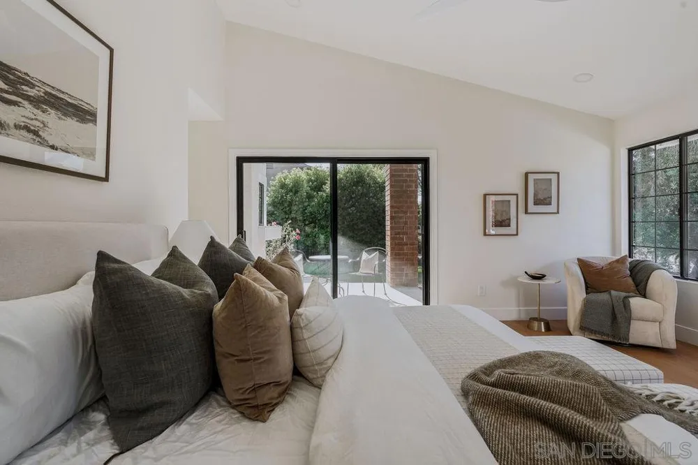 1451 Ventana Dr Escondido, CA 92029