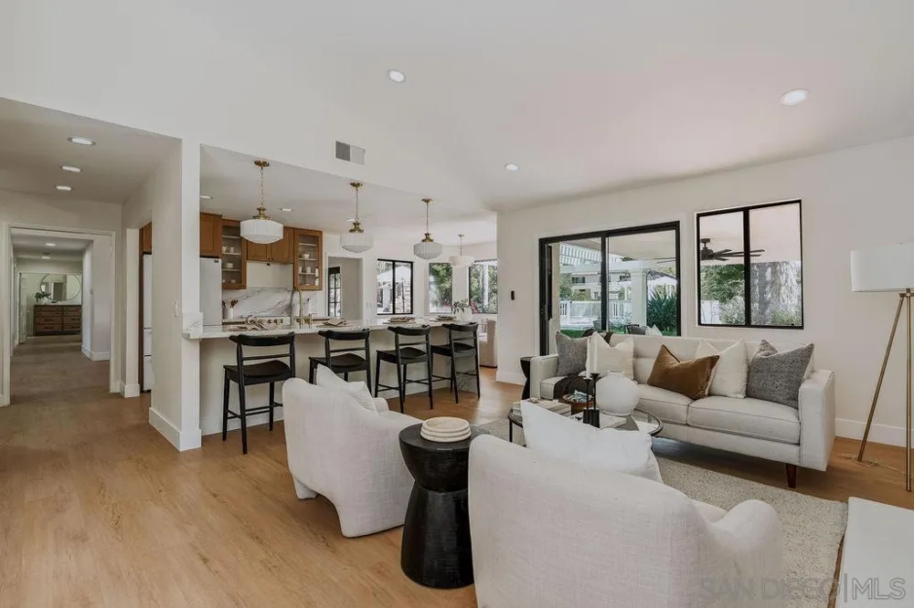 1451 Ventana Dr Escondido, CA 92029