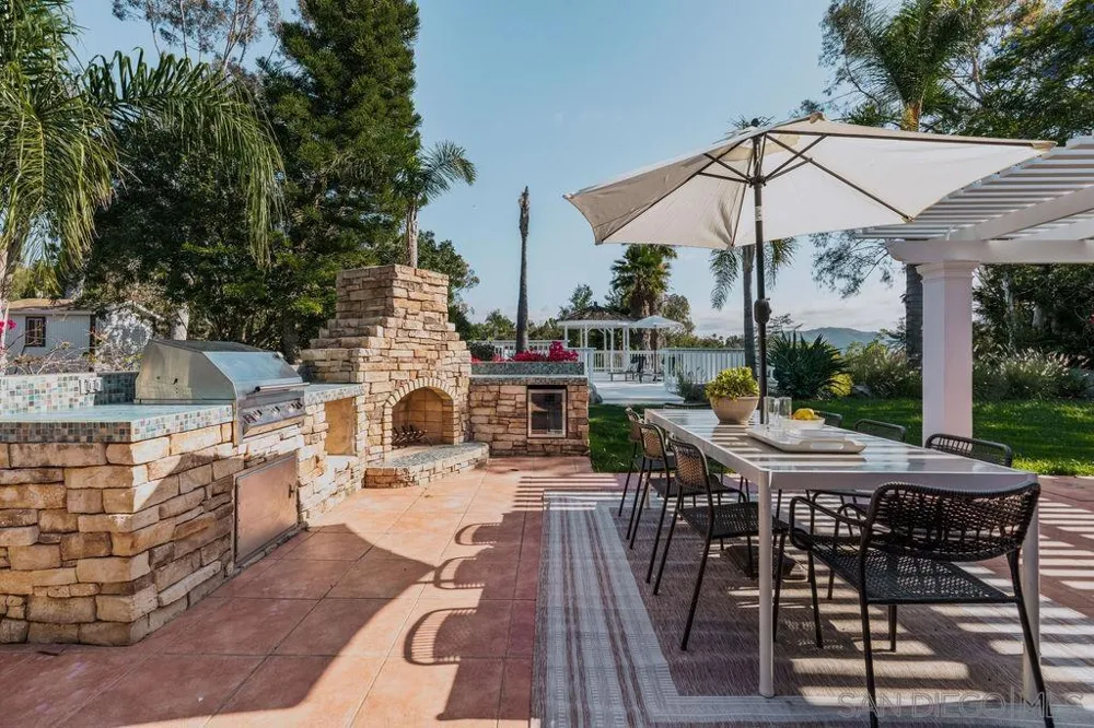 1451 Ventana Dr Escondido, CA 92029
