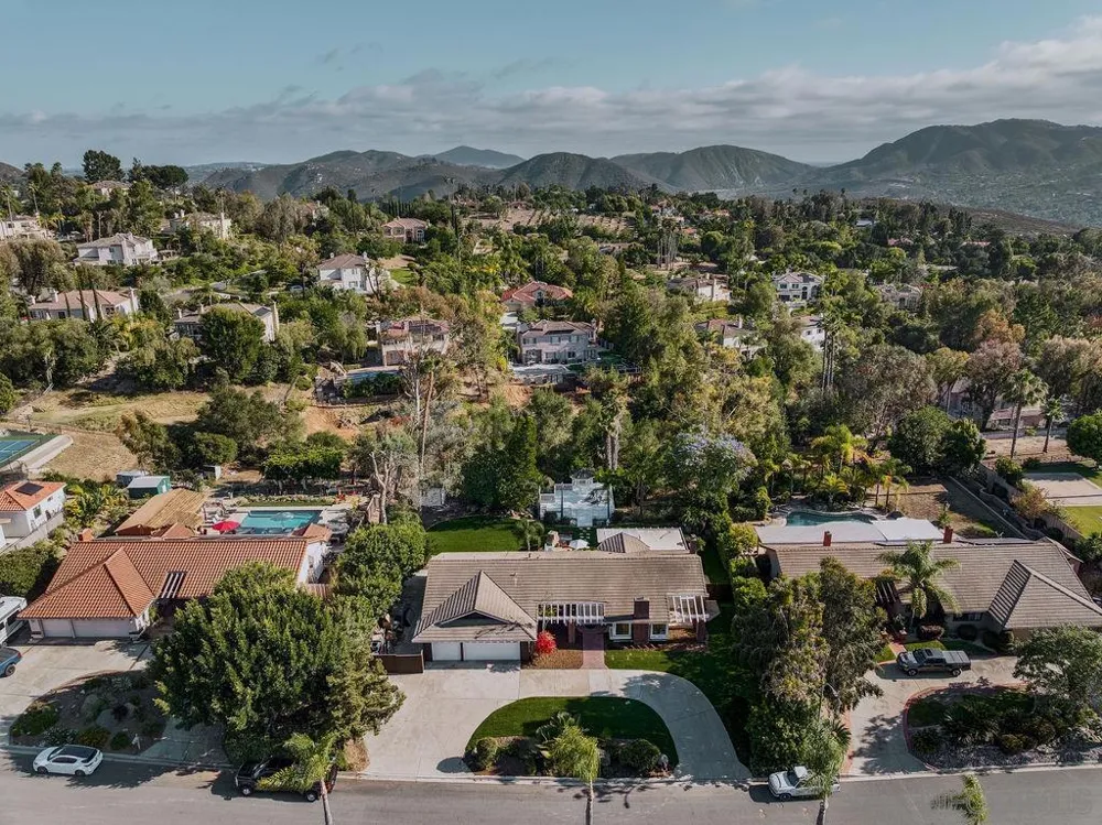 1451 Ventana Dr Escondido, CA 92029