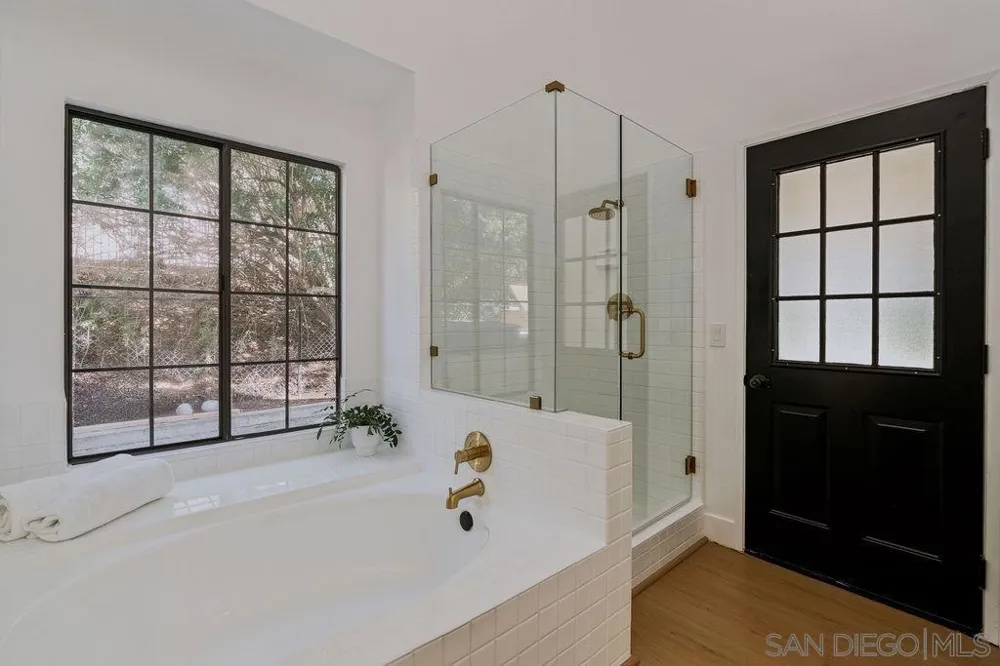 1451 Ventana Dr Escondido, CA 92029
