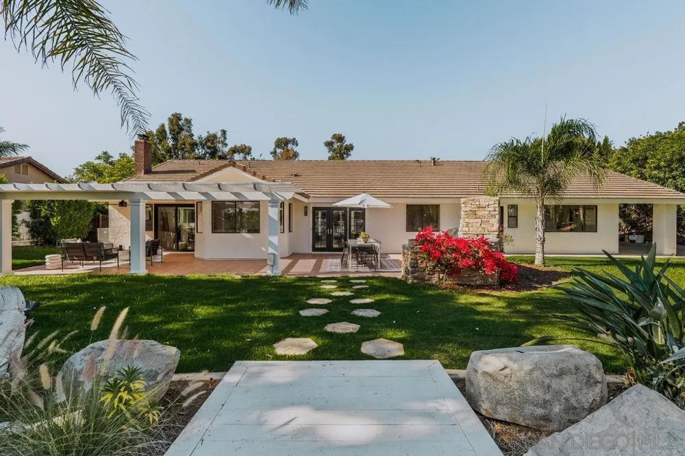 1451 Ventana Dr Escondido, CA 92029