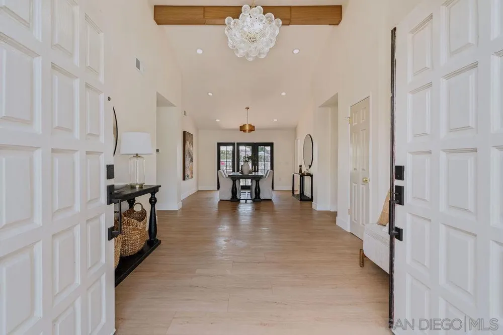 1451 Ventana Dr Escondido, CA 92029