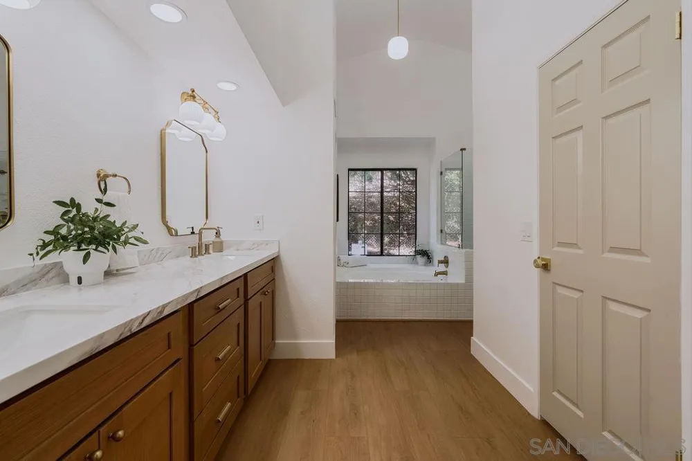 1451 Ventana Dr Escondido, CA 92029