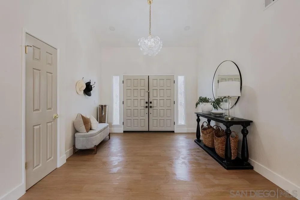1451 Ventana Dr Escondido, CA 92029