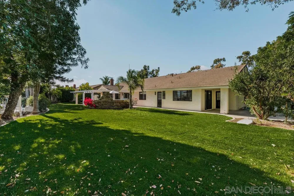 1451 Ventana Dr Escondido, CA 92029