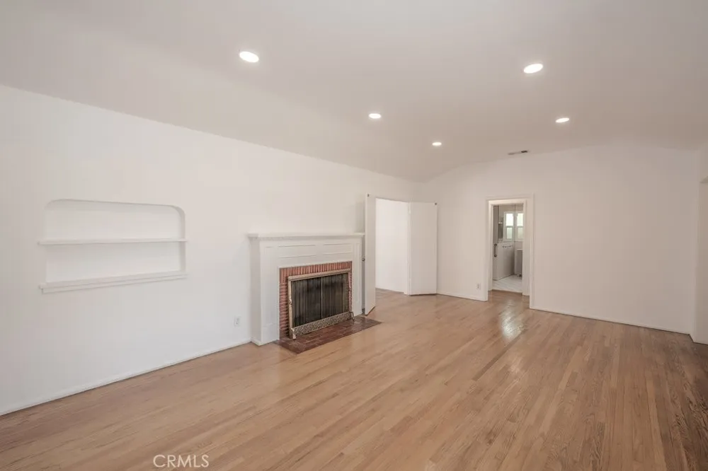 6229 Agnes Avenue North Hollywood, CA 91606