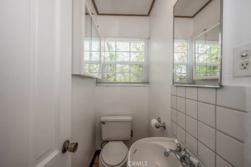 6229 Agnes Avenue North Hollywood, CA 91606