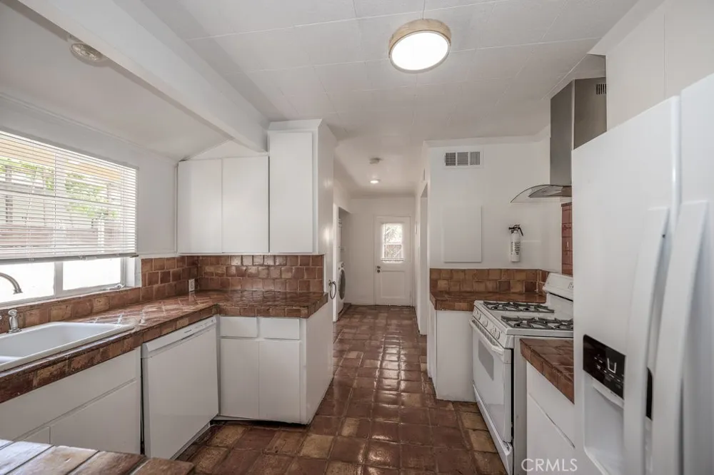 6229 Agnes Avenue North Hollywood, CA 91606
