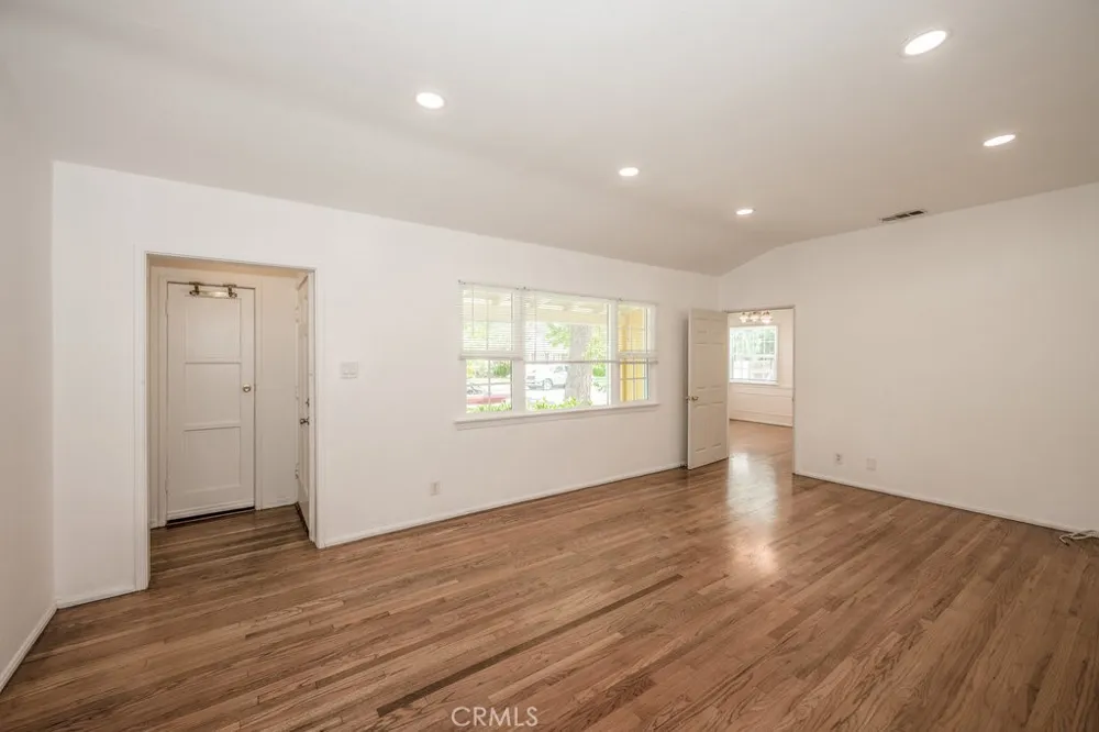 6229 Agnes Avenue North Hollywood, CA 91606