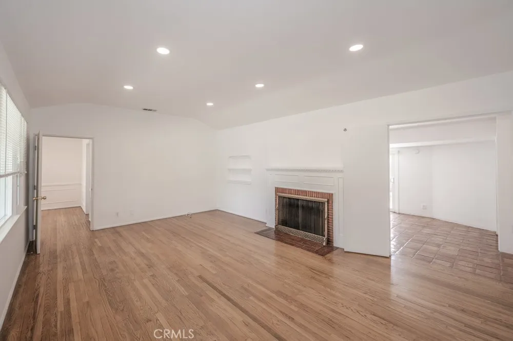 6229 Agnes Avenue North Hollywood, CA 91606