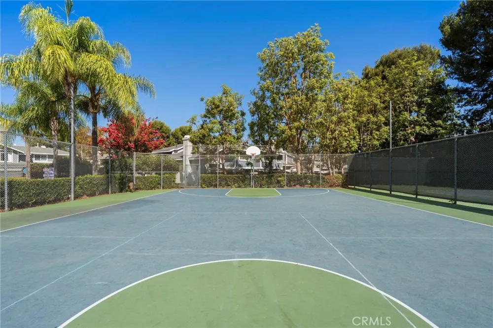 22262 Summit Hill Lake Forest, CA 92630