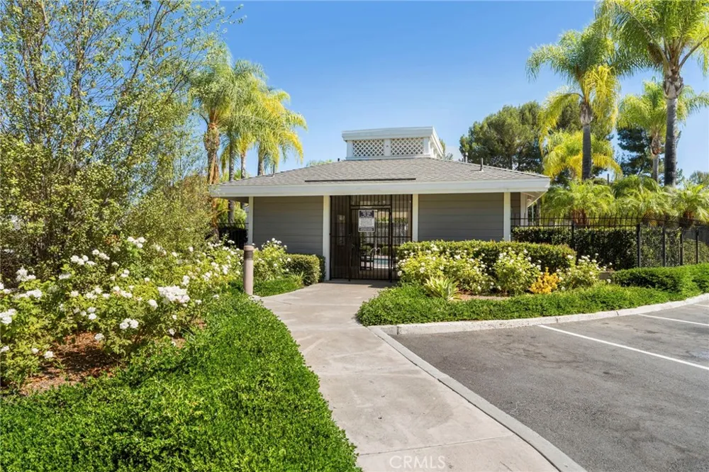 22262 Summit Hill Lake Forest, CA 92630