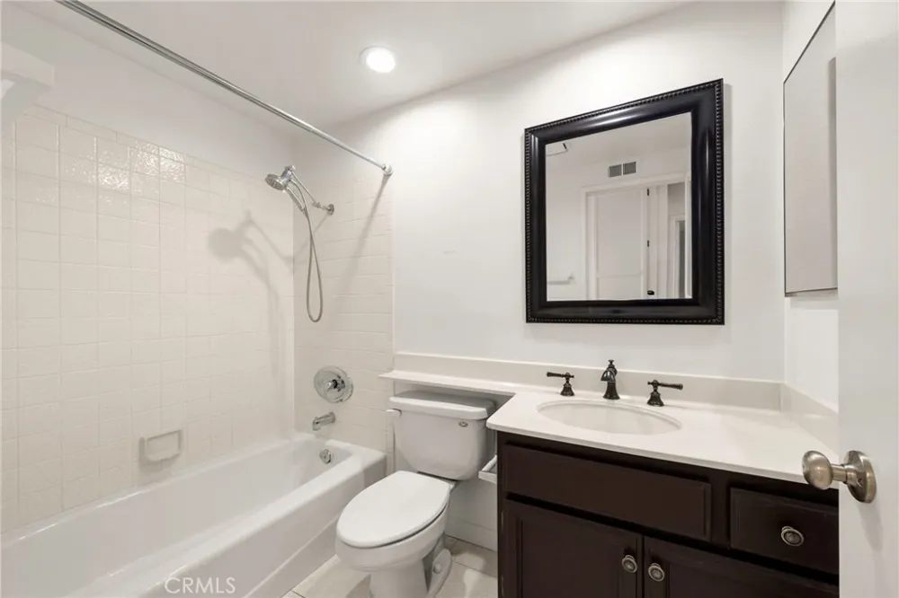 22262 Summit Hill Lake Forest, CA 92630