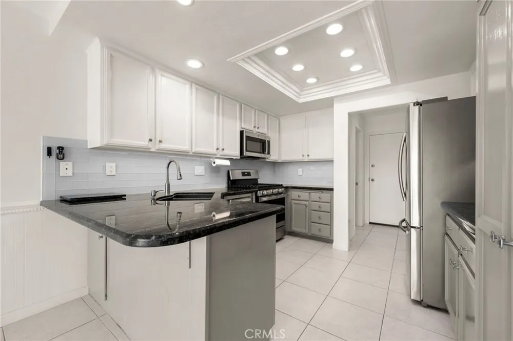 22262 Summit Hill Lake Forest, CA 92630