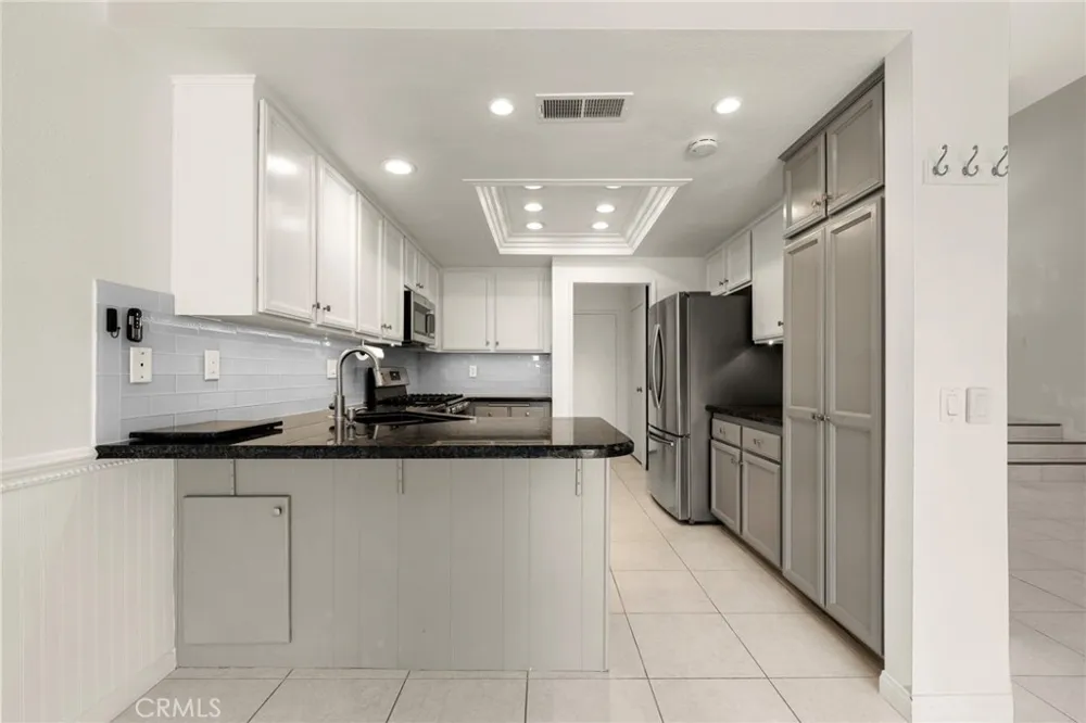 22262 Summit Hill Lake Forest, CA 92630