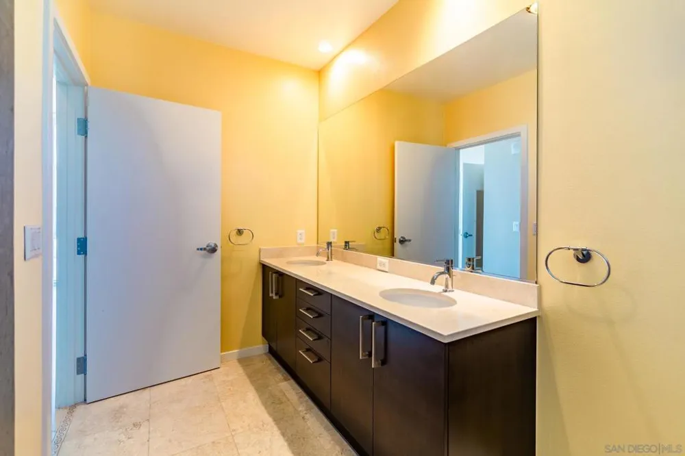 800 The Mark Ln #2301 San Diego, CA 92101