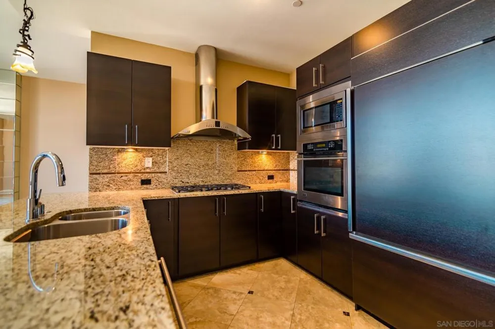 800 The Mark Ln #2301 San Diego, CA 92101
