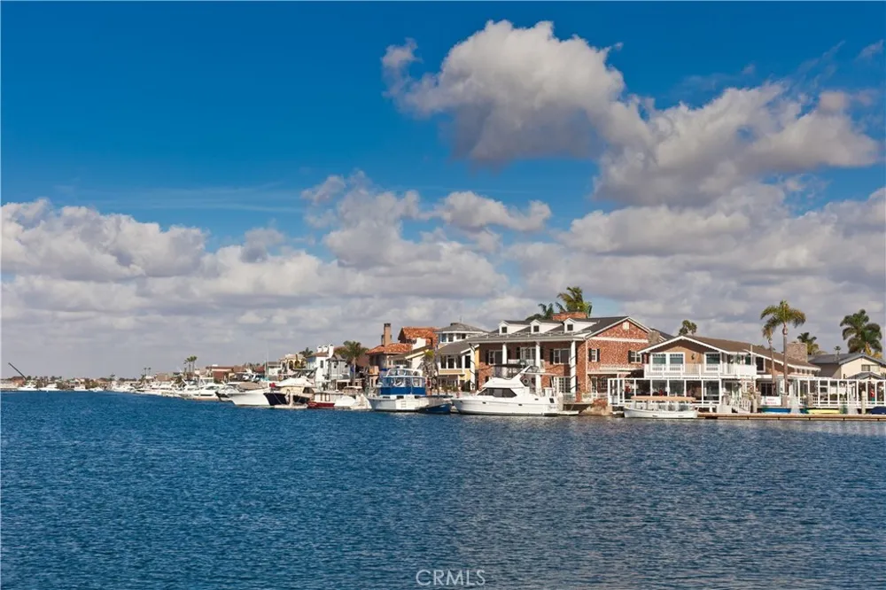 17162 Pacific Coast Highway #204 Sunset Beach, CA 92649