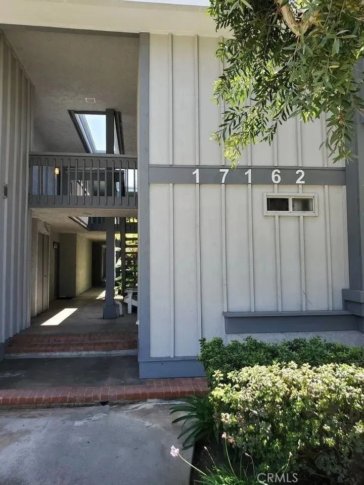 17162 Pacific Coast Highway #204 Sunset Beach, CA 92649