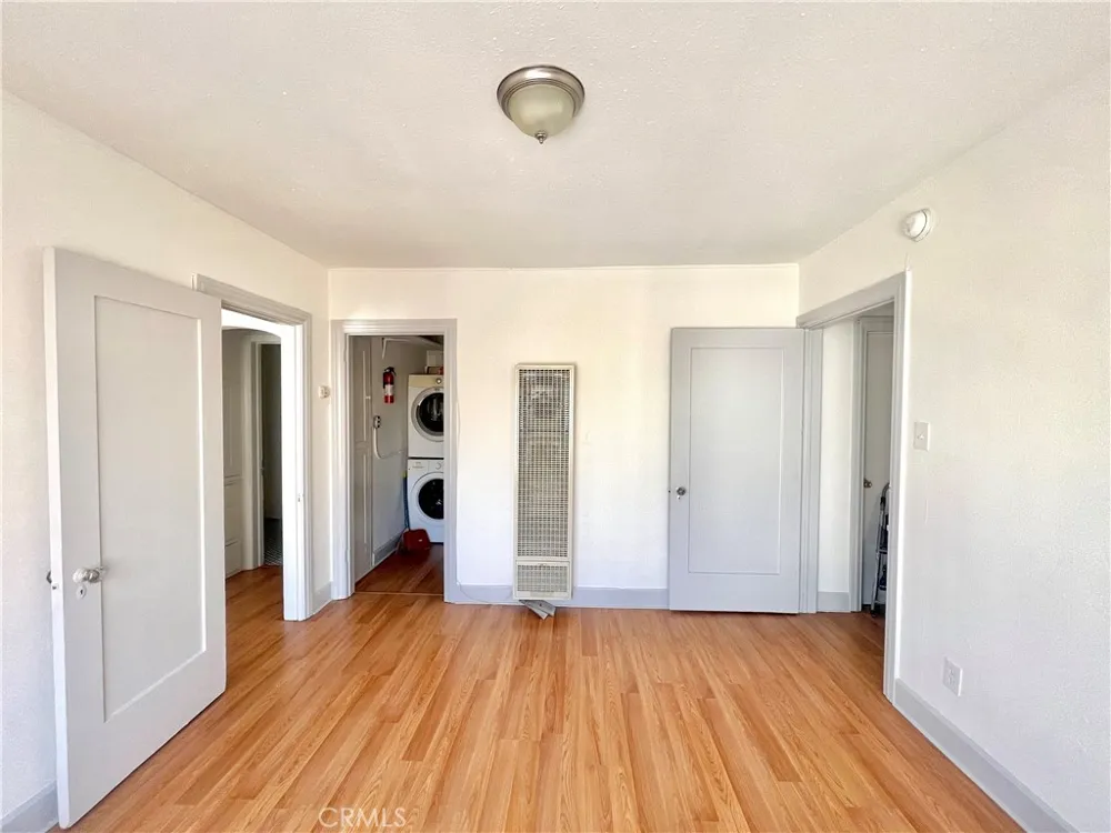 124 S Westmoreland Ave Los Angeles, CA 90004