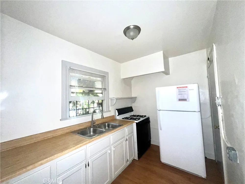 124 S Westmoreland Ave Los Angeles, CA 90004