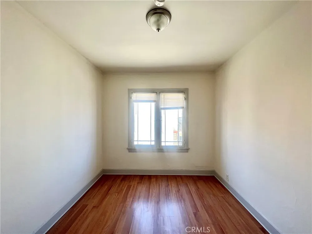 124 S Westmoreland Ave Los Angeles, CA 90004