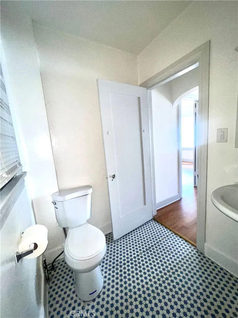 124 S Westmoreland Ave Los Angeles, CA 90004