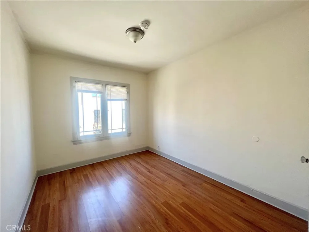 124 S Westmoreland Ave Los Angeles, CA 90004