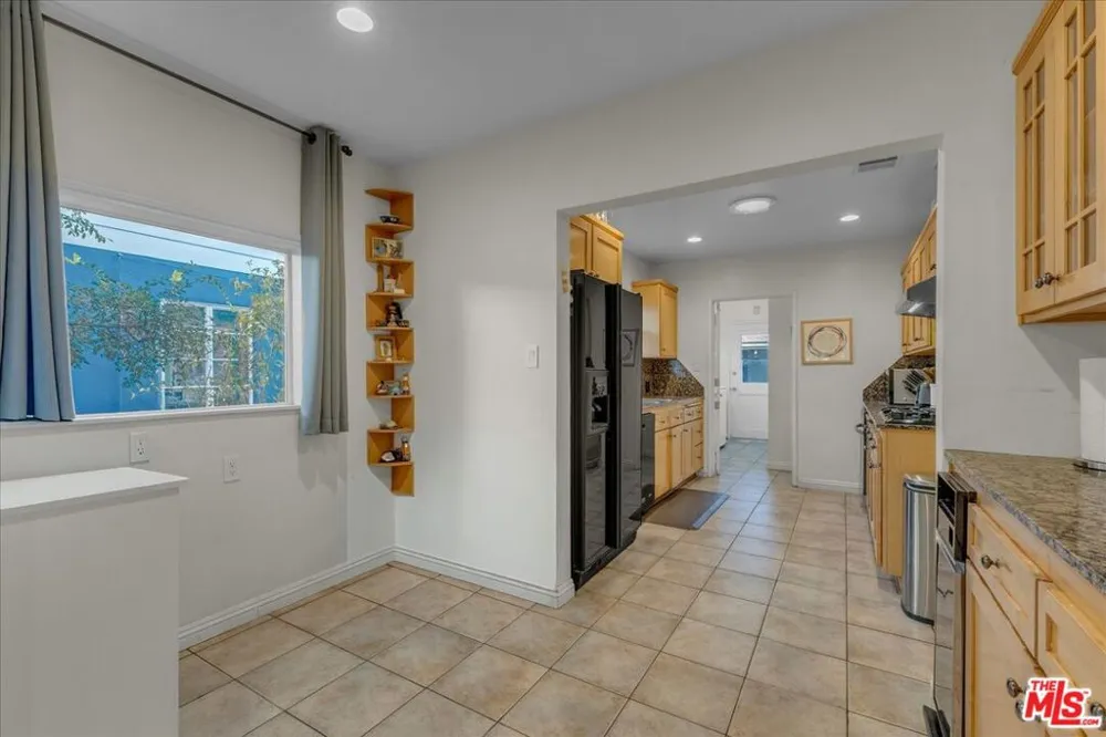 12430 Cumpston Street Valley Village, CA 91607