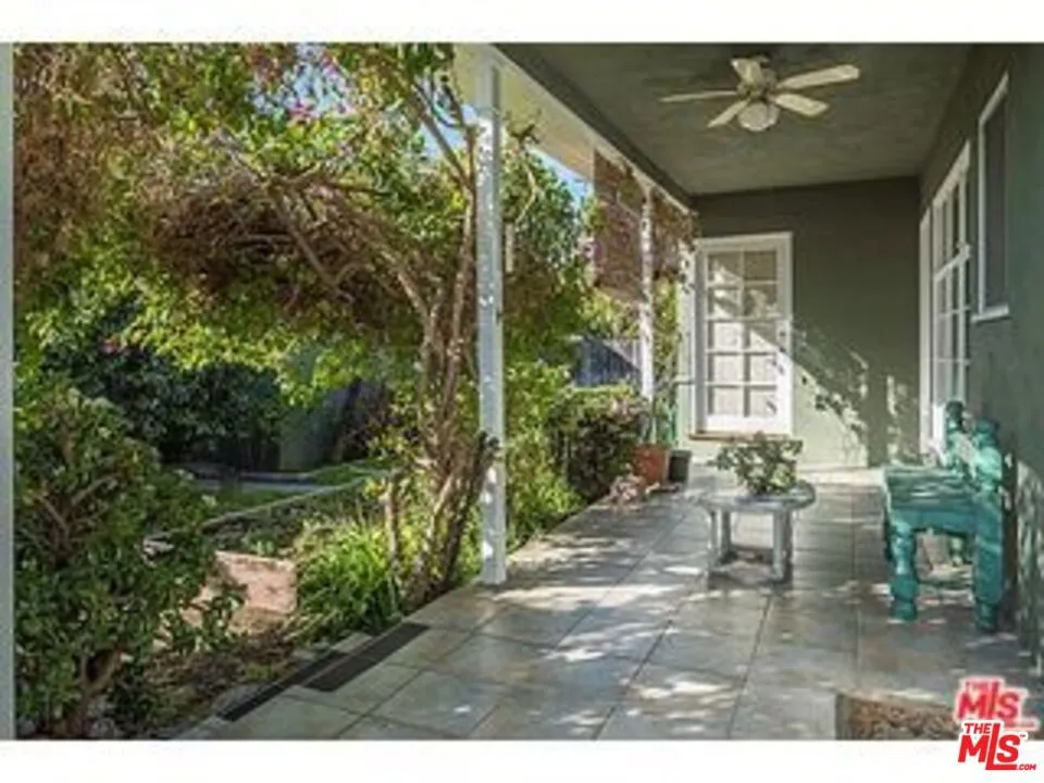 12430 Cumpston Street Valley Village, CA 91607