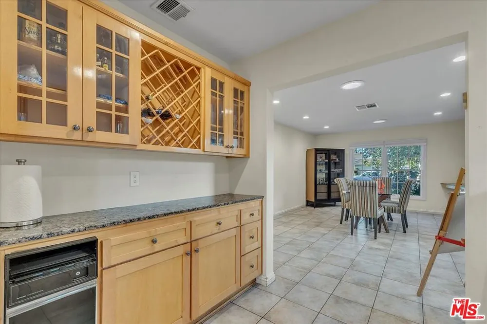 12430 Cumpston Street Valley Village, CA 91607