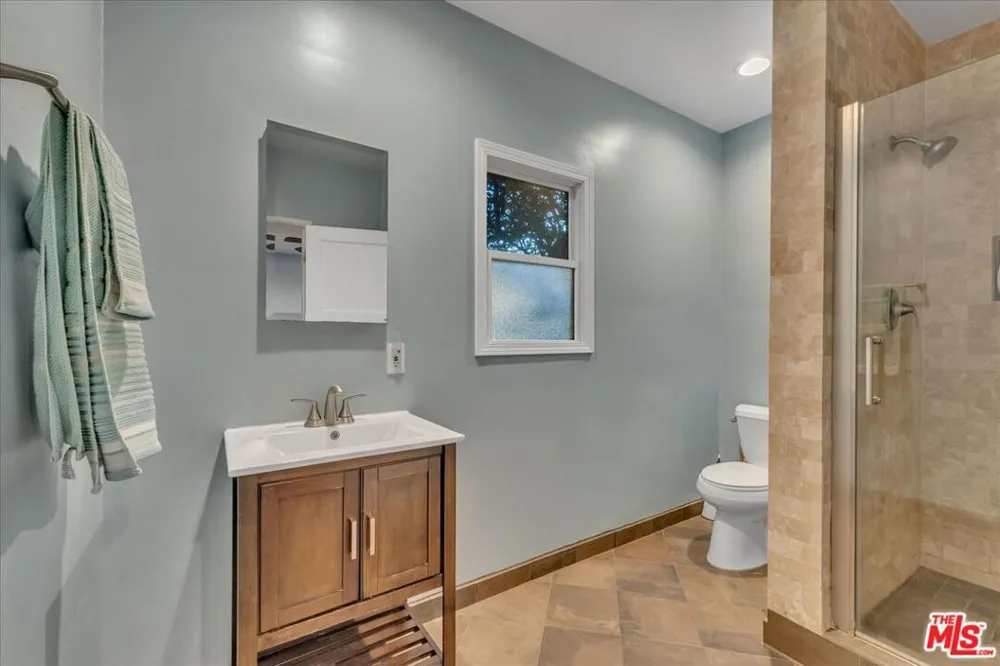 12430 Cumpston Street Valley Village, CA 91607