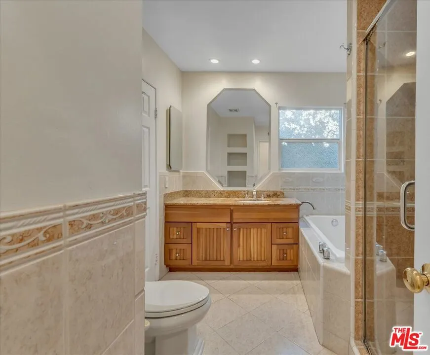 12430 Cumpston Street Valley Village, CA 91607