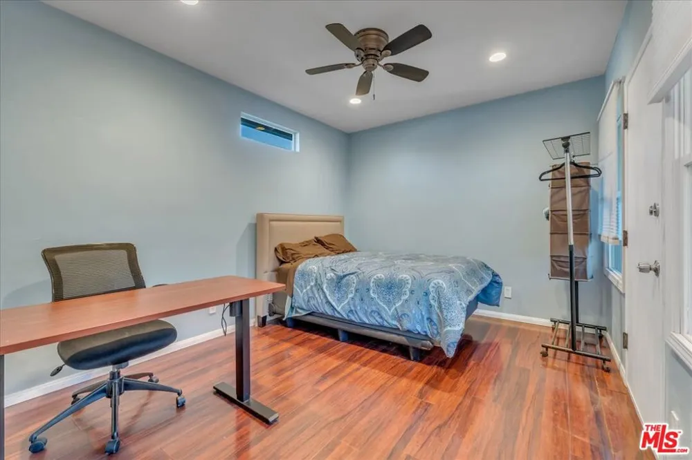 12430 Cumpston Street Valley Village, CA 91607