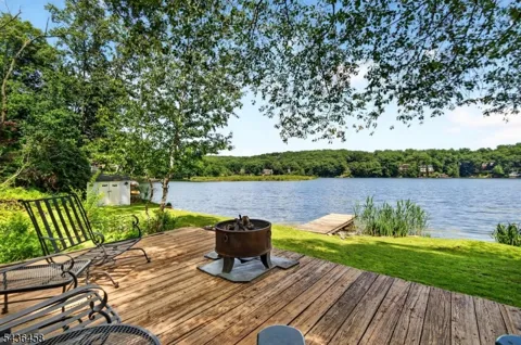 134 Cedar Lk