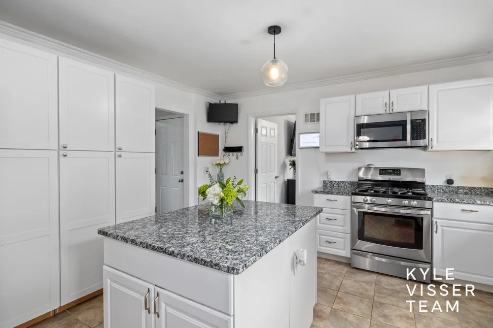 3030 Cascade Road SE East Grand Rapids, MI 49506