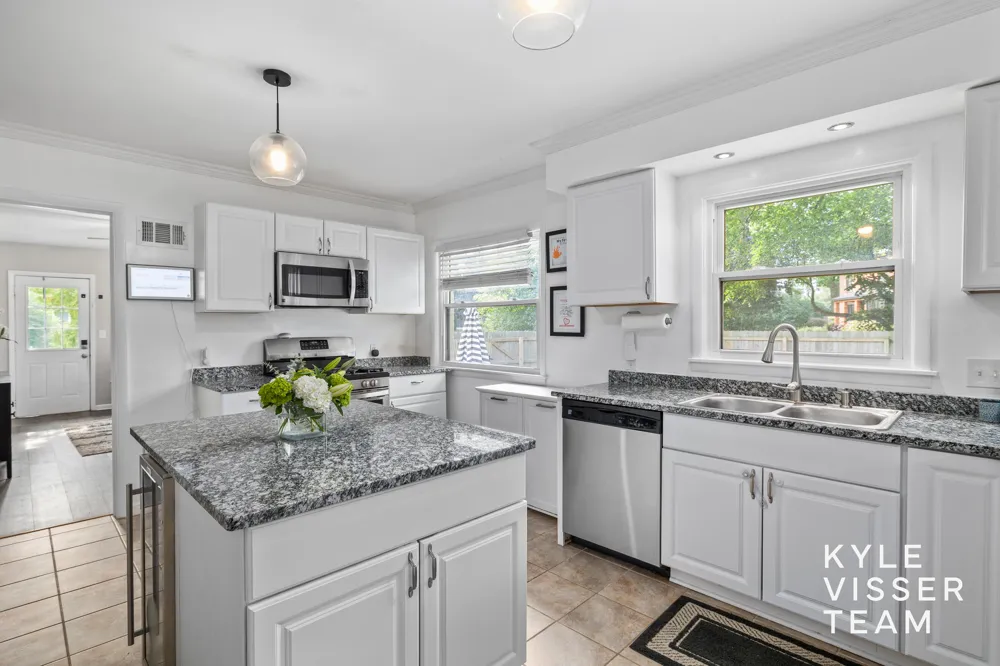 3030 Cascade Road SE East Grand Rapids, MI 49506