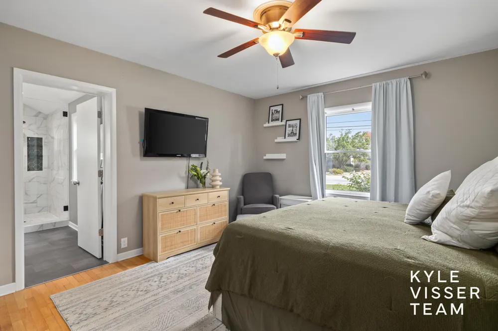 3030 Cascade Road SE East Grand Rapids, MI 49506
