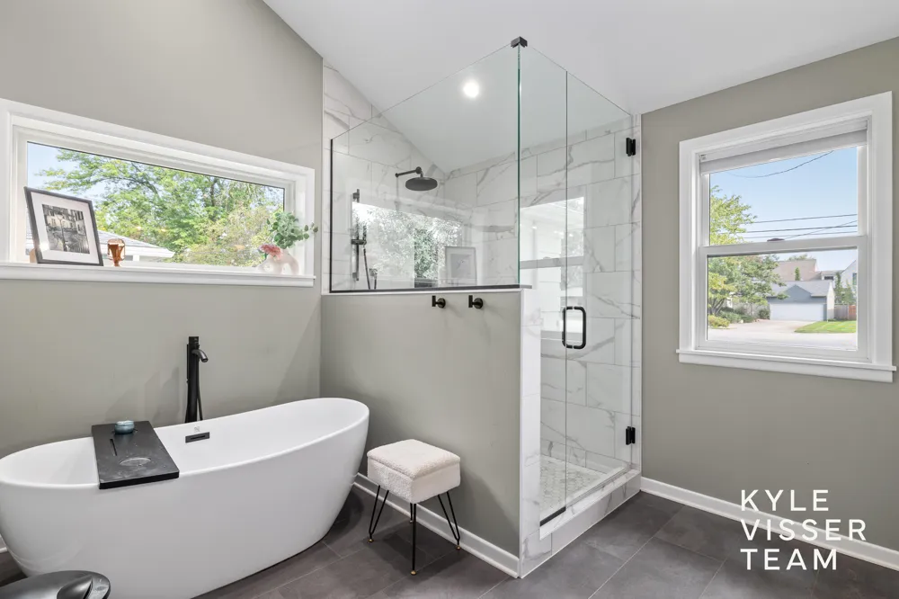3030 Cascade Road SE East Grand Rapids, MI 49506